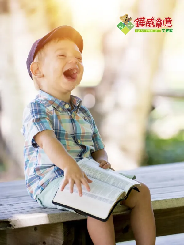 Hua Wei Creative Education - Lifestyle & Travel Web Design Project